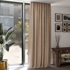 Eleganter und stilvoller Samtvorhang, weich, leicht glänzend, beige, nach Mass
