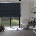 Modernes Raffrollo in Marineblau, matt