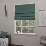 Modernes Raffrollo in mattem Naturton mit Blumenmuster